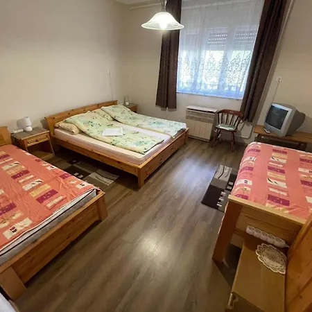 Boroka Vendeghaz * Puspokladany