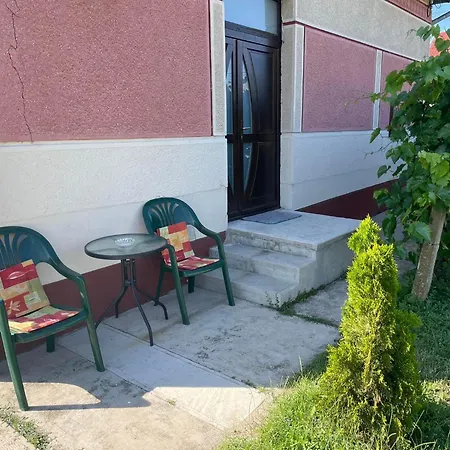 Boroka Vendeghaz Апартаменты Puspokladany