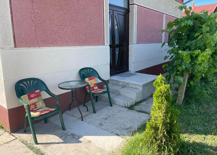 Boroka Vendeghaz Apartment Puspokladany